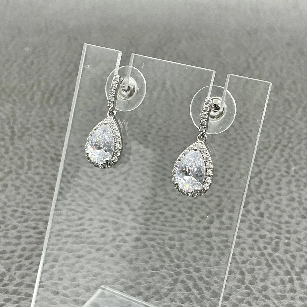 Earrings‎ Silver Tone Rhinestone Dangle Drop Womens Teardrop 1 Inch Jewelry